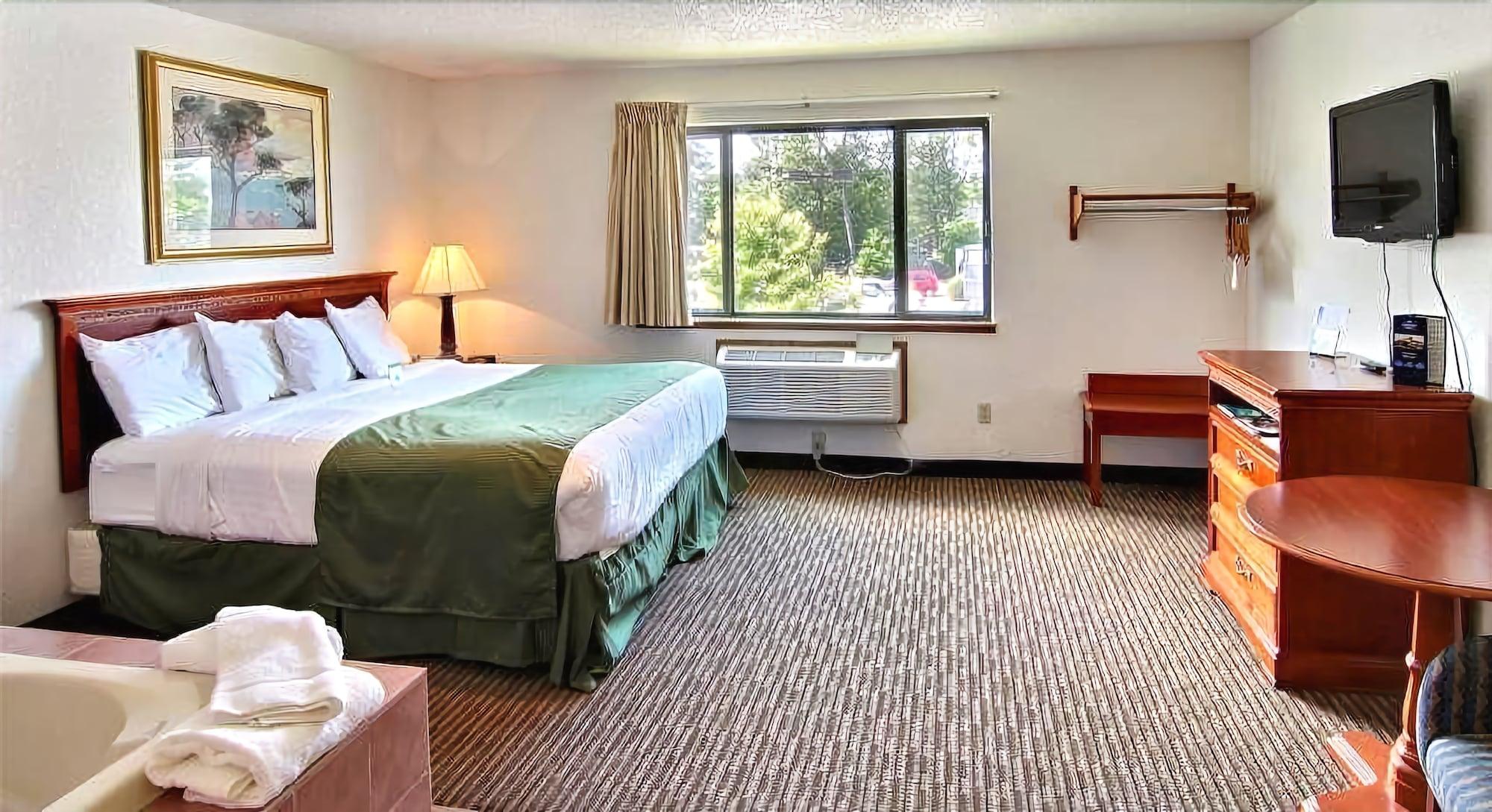 Days & By Wyndham Traverse Traverse City