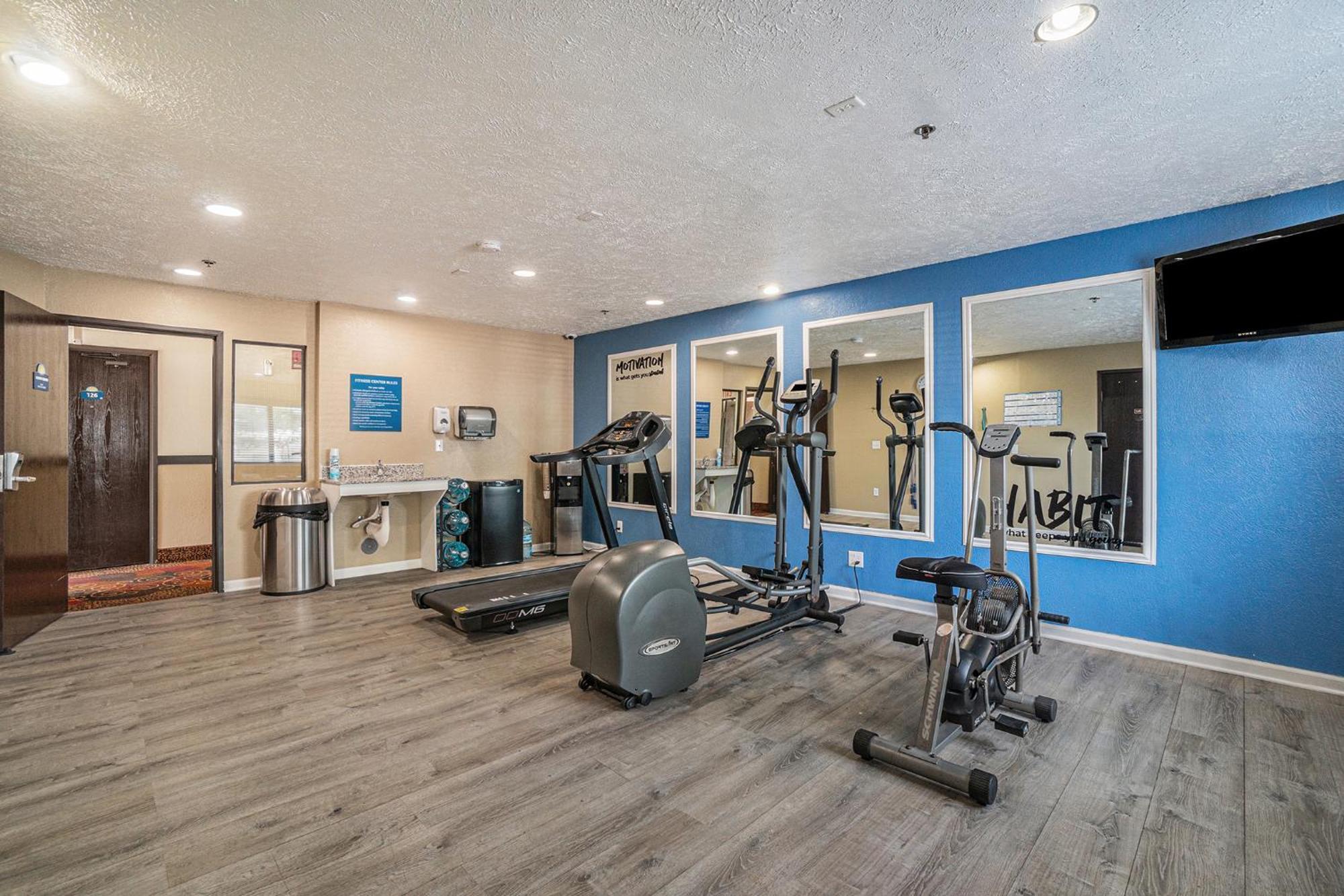 Hotel Days & By Wyndham Traverse Traverse City