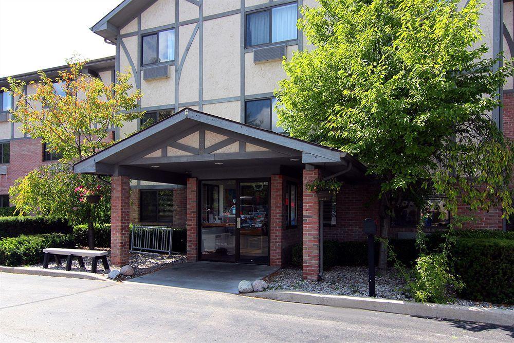 Hotel Days & By Wyndham Traverse